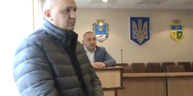 Скандал. В Николаевской области у начальника СБУ угнали машину с секретными документами