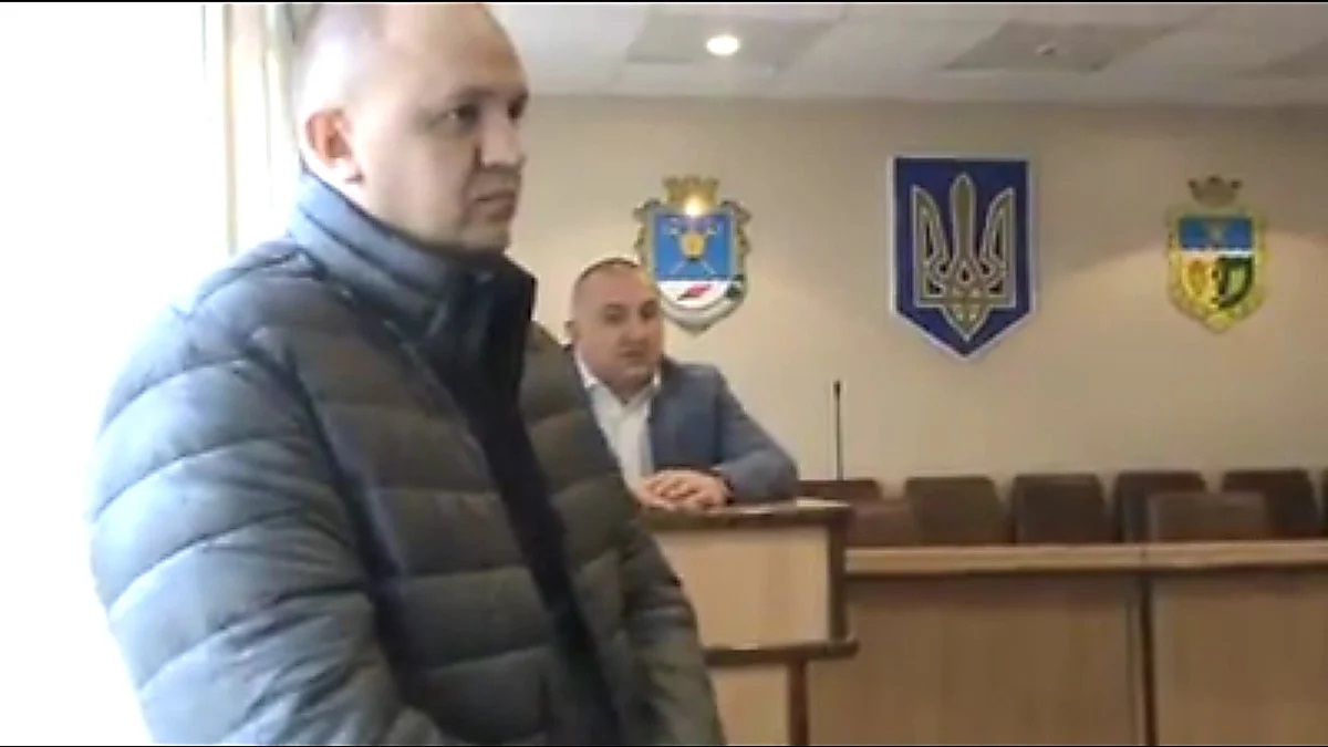 Скандал. В Николаевской области у начальника СБУ угнали машину с секретными документами