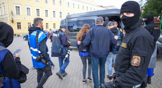 В Минске массово задерживают представителей СМИ (ФОТО, ВИДЕО)