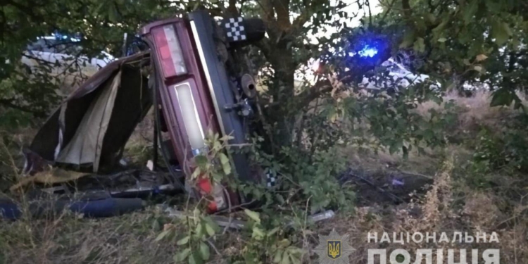 Под Коблево произошла авария, в которой травмировались 18-летний водитель и трое юных пассажиров (ФОТО)