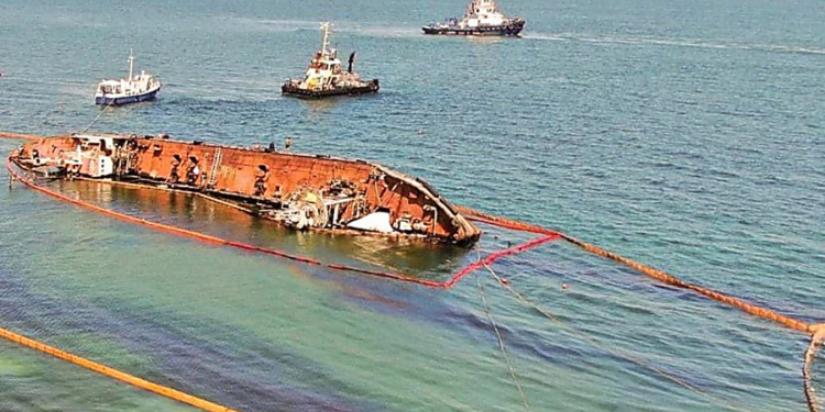 В Одесском морпорту рассказали, когда Delfi уберут с побережья Одессы (ВИДЕО)