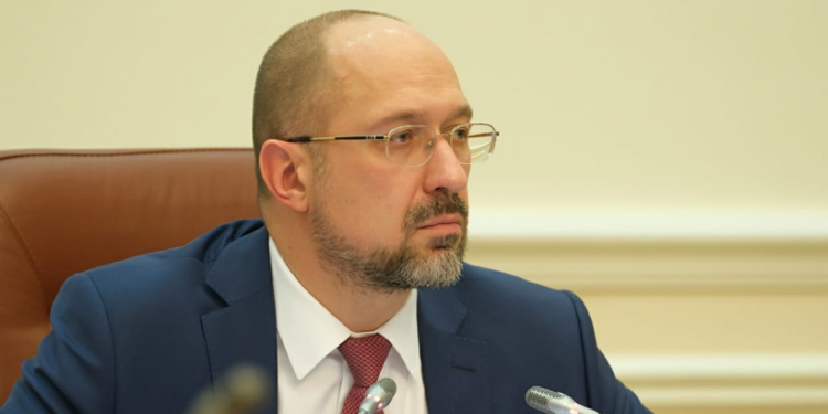 Шмыгаль после взрыва в Бейруте поручил проверить условия хранения аммиачной селитры в Украине