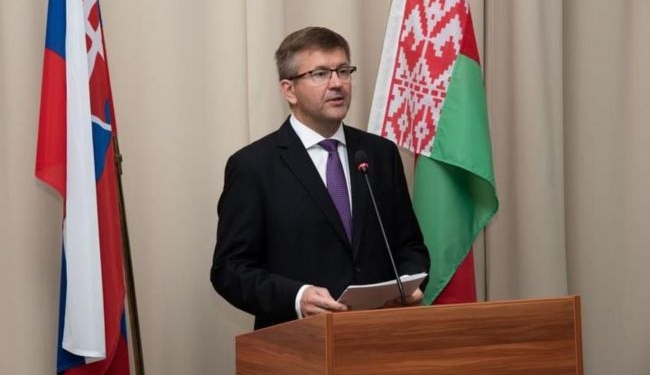 Лукашенко уволил посла, поддержавшего протесты в Беларуси