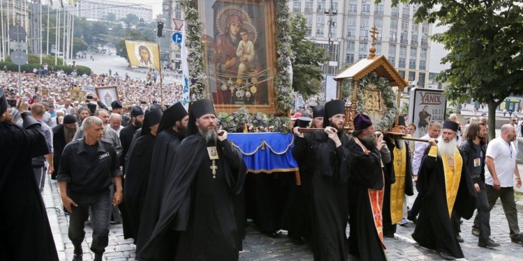 РФ создает в Украине вооруженные организации при российских церквях – СВР