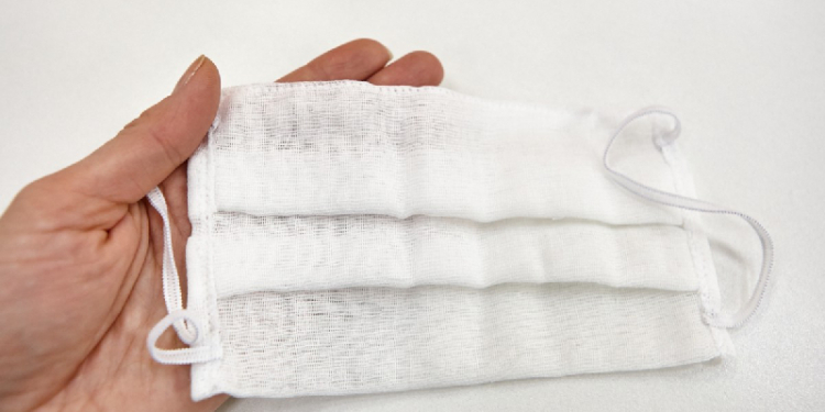 Учителя школ Николаева будут ходить в многоразовых марлевых масках