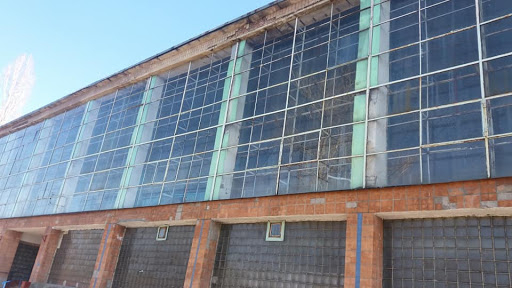 Президента пригласили в плавбассейн “Трудовые резервы” в Николаеве: посмотреть на отсутствующую крышу (ВИДЕО)