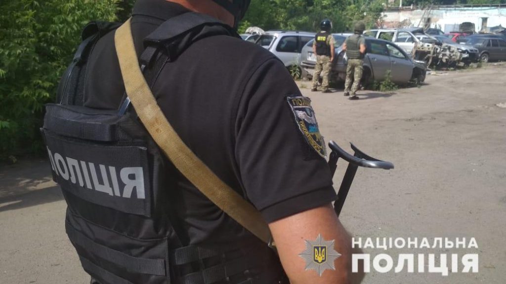 "Полтавский террорист" снова взял в заложники полицейского. Его застрелили 3