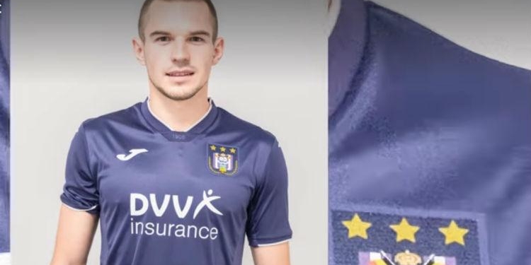 Украинский защитник забил красивый гол в дебютном матче за самый титулованный клуб Бельгии (ВИДЕО)