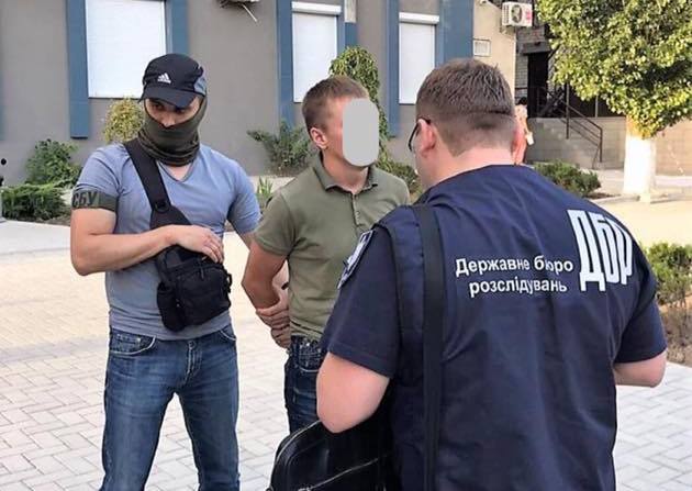 В Николаеве полицейского из Центрального отдела задержали за взятку в 20 тыс. грн. (ФОТО) 5