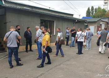 На рынок, конфликт вокруг которого вошел в дело “ОПГ Титова”, нового-старого директора привела СБУ