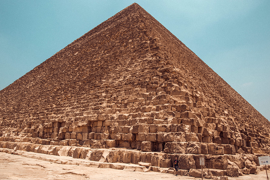 На фоне пирамид Гизы откроется выставка, посвященная влиянию Древнего Египта на художников разных эпох 1
