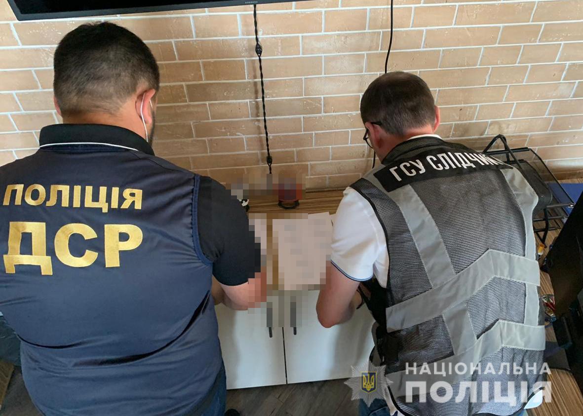 В портах Николаев и Черноморск морской агент создал мошенническую схему завладения средствами иностранной компании судовладельцев (ФОТО)