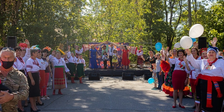 «Родинні суперечки»: в Николаеве прошел областной смотр семейного творчества (ФОТО)