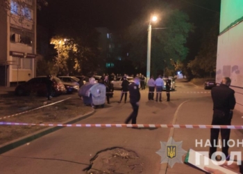Пьяные юноши напали на полицейских в Харькове, пострадал 25-летний сержант (ВИДЕО)