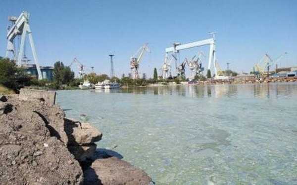 Вода цветет: в ГЭИ озвучили результаты исследований воды на Каботажном молу в Николаеве