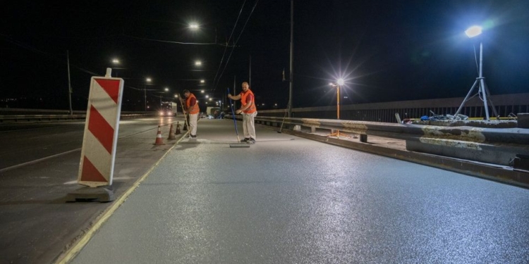 На Ингульском мосту в Николаеве завершился ремонт одной полосы (ФОТО)