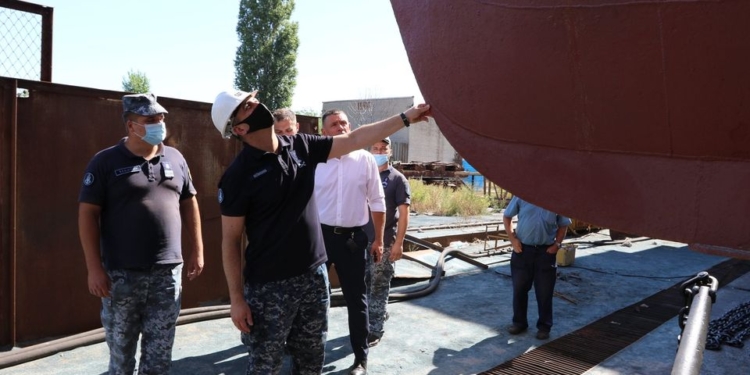 Командующий Военно-Морских Сил ВС Украины посетил судостроительные предприятия Николаева (ФОТО)