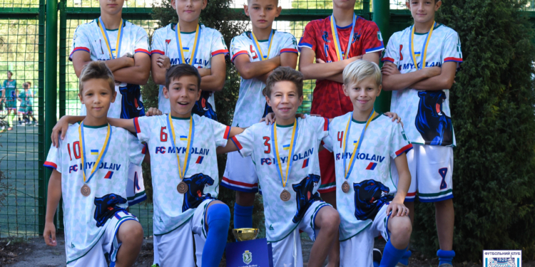 ДЮФШ «Николаев» – чемпион высшей лиги чемпионата по футзалу (ФОТО)