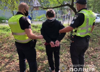 Жуть. “Начал с бабы с дедом, еще семь”, – 15-летний подросток на Прикарпатье решил вырезать свою семью