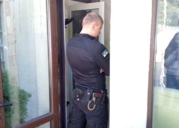 Охрана не пустила СМИ на утверждение списков кандидатов николаевской организации партии «За Майбутнє» (ФОТО, ВИДЕО)