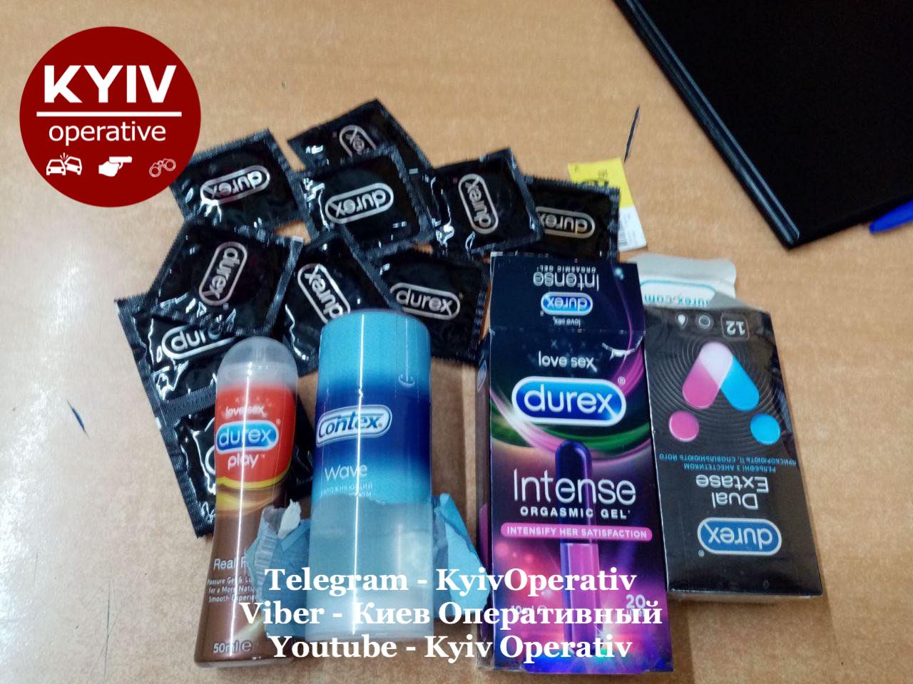 В Киеве налоговый полицейский пытался украсть интим-товары