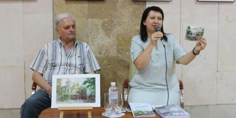 В библиотеке Николаева открылась персональная выставка акварелей Сергея Лунева «Трамвайчик по Потемкинской» (ФОТО)