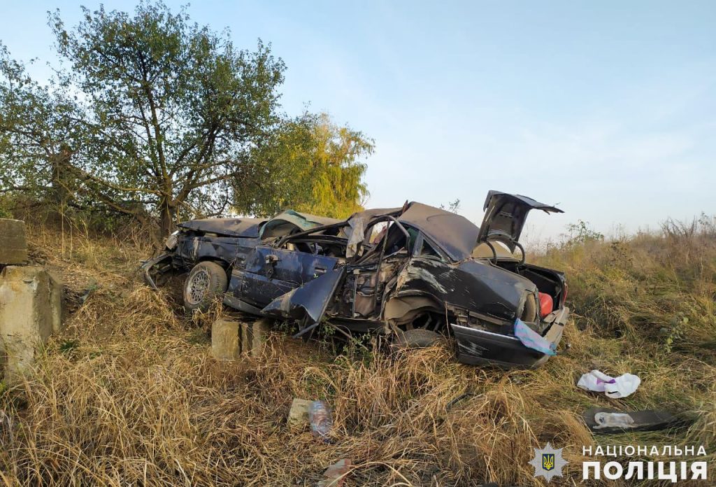 На Николаевщине перевернулся Opel - один человек погиб и еще один получил травмы (ФОТО) 3