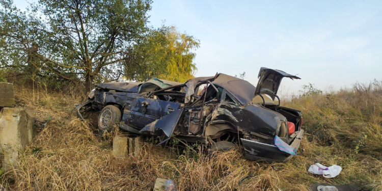 На Николаевщине перевернулся Opel – один человек погиб и еще один получил травмы (ФОТО)