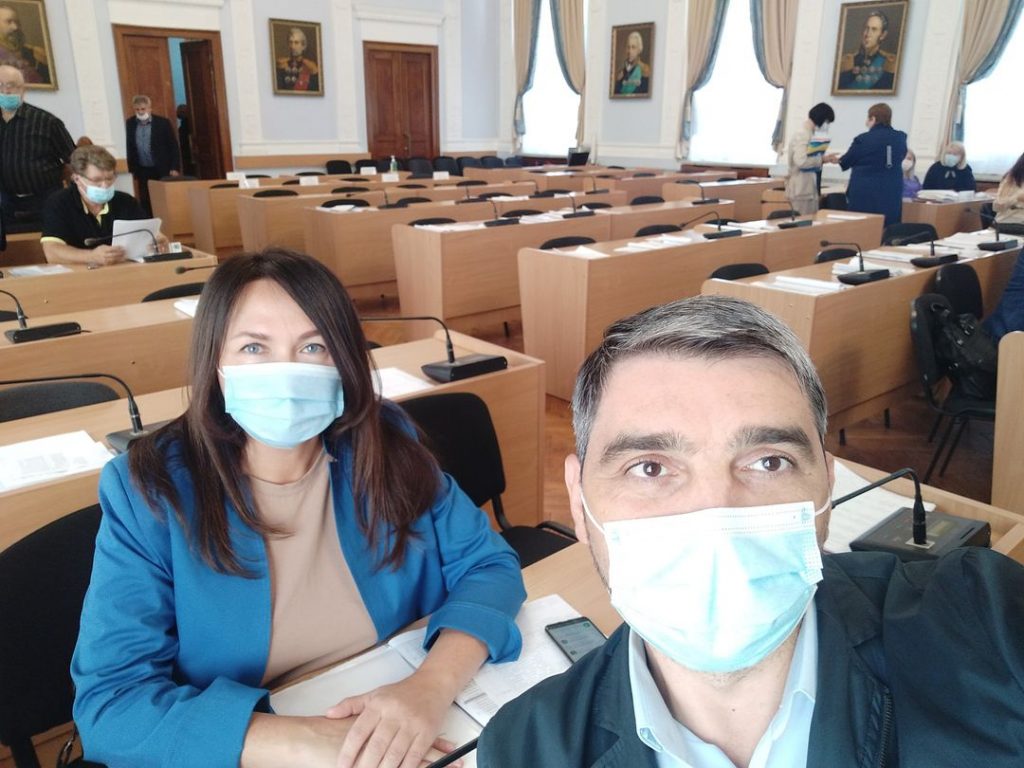 Сессию Николаевского горсовета перенесли — депутаты не смогли собраться в зале 1