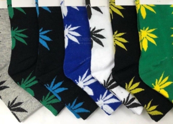 В России суд заставил девушку выбросить носки