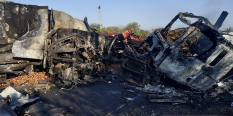 Два человека сгорели в кабине грузовика в ДТП под Вознесенском (ВИДЕО)