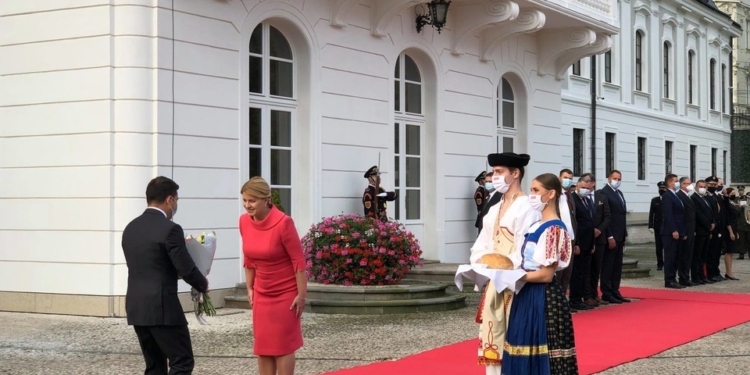 Зеленский встретился в Братиславе с президентом Словакии (ФОТО, ВИДЕО)