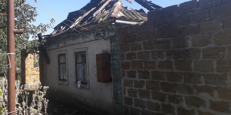 В Первомайском районе горел жилой дом, хозпостройка и ульи (ФОТО)