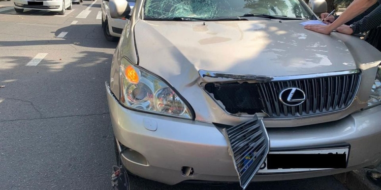 В Николаеве на пешеходном переходе сбили молодую женщину и 12-летнего мальчика (ФОТО)