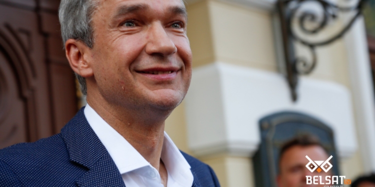 Бывший министр культуры Беларуси Латушко, перешедший в оппозицию, выехал из страны