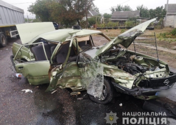 Грузовой MAN и легковушка Opel столкнулись на Николаевщине: пострадали дети