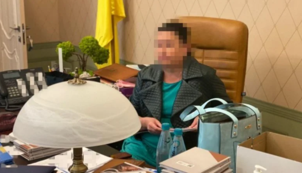 Глава Харьковского окружного админсуда попалась на передаче взятки в $3000 (ФОТО)
