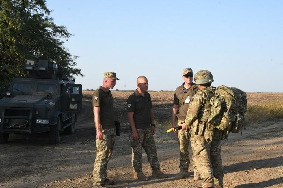 На Николаевщине прошла крупная британско-украинская десантная операция (ФОТО) 1