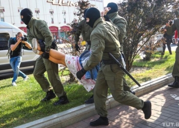 В Минске на женском марше десятки задержанных