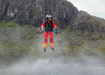 В Британии испытали реактивный ранец медика (ВИДЕО)