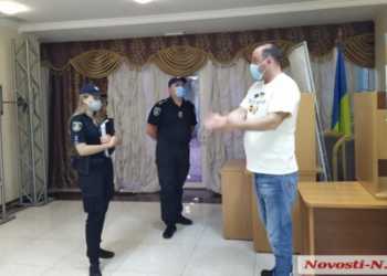 “Слуга” Негулевский вызвал полицию в Николаевский облизбирком, его обвиняют в давлении