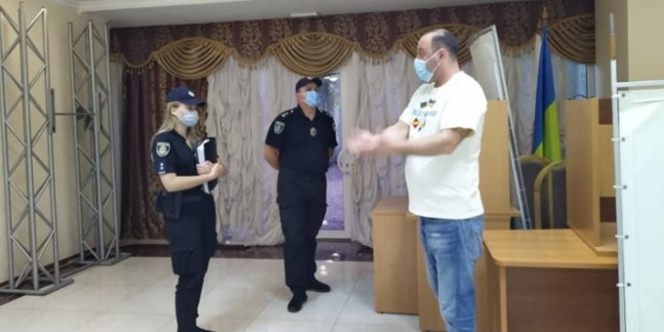 “Слуга” Негулевский вызвал полицию в Николаевский облизбирком, его обвиняют в давлении