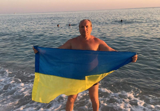 Украинские марафонцы вплавь добрались из Турции до Кипра, преодолев 150 километров в открытом море