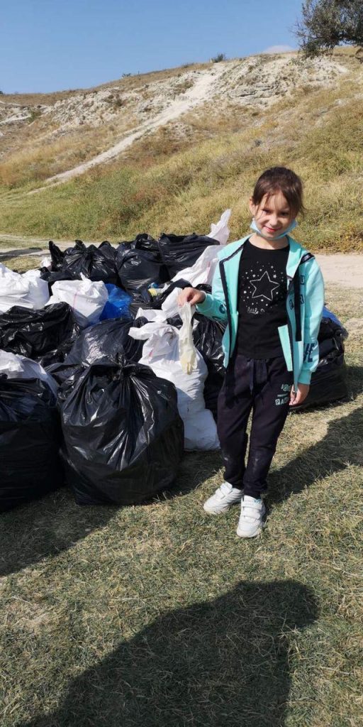 Учні школи №64 з Миколаєва зайняли друге місце в конкурсі до Всесвітнього дня прибирання - вони зібрали 620 кг сміття (ФОТО) 7
