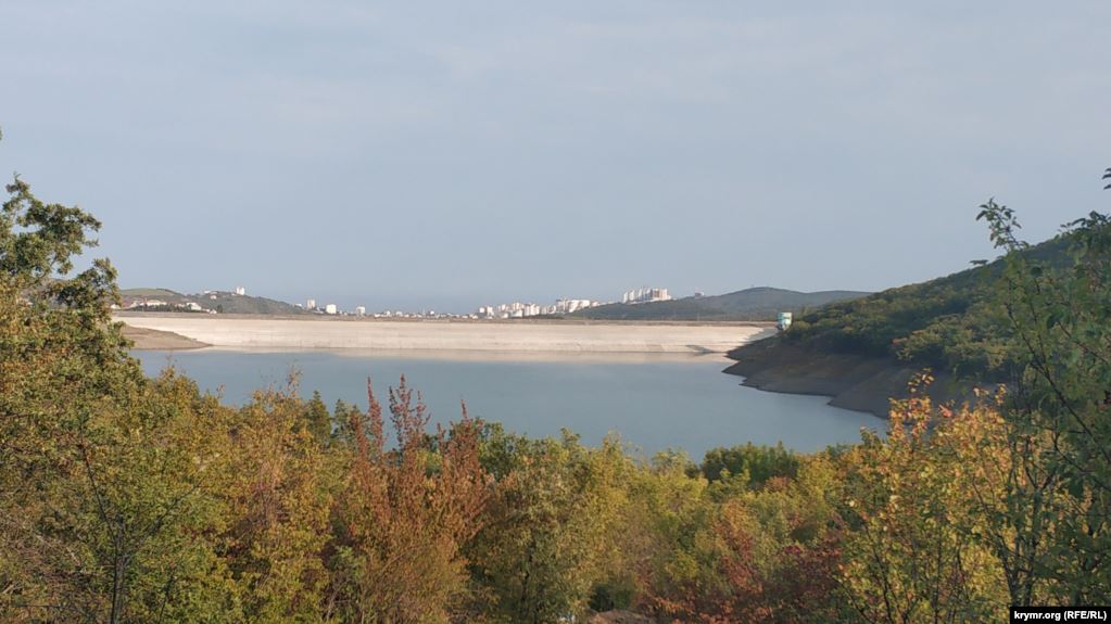 В Изобильненском водохранилище Крыма снизился уровень воды 1