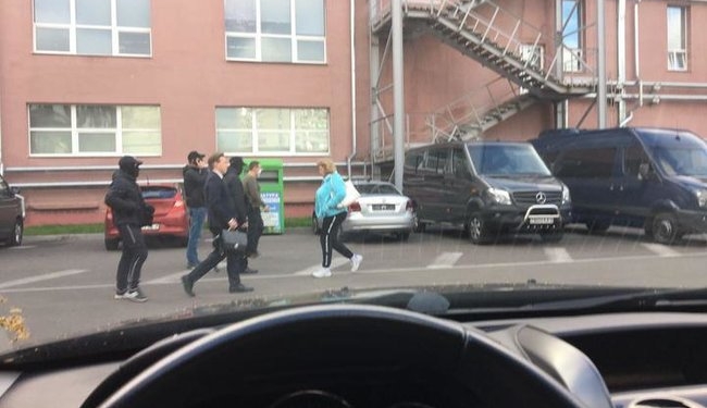 В штаб пришли “маски”: еще один белорусский оппозиционер перестал выходить на связь