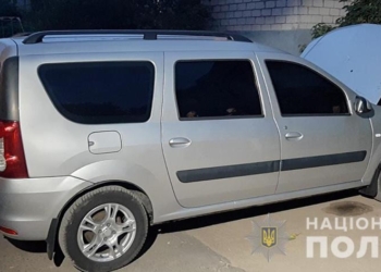 Горел автомобиль Dacia Logan в Николаеве – полиция уверена, что это поджог, и ищет свидетелей (ФОТО)