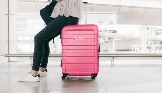 В аэропорту Львова 8 часов продержали американцев, прилетевших к своим родителям: ГПСУ не считает их детьми