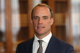 Глава британского МИДа Рааб заявил о причастности Кремля к отравлению Навального: “Это чистый гангстеризм”