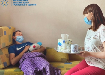 Лікування COVID-19 у домашніх умовах: кому з пацієнтів рекомендовано та які правила догляду за хворим